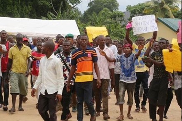 Protesting Youths Shut Down Shell Facility In Bayelsa The Untame News